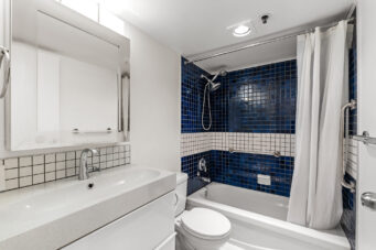 #101 -2119 Bellevue Avenue